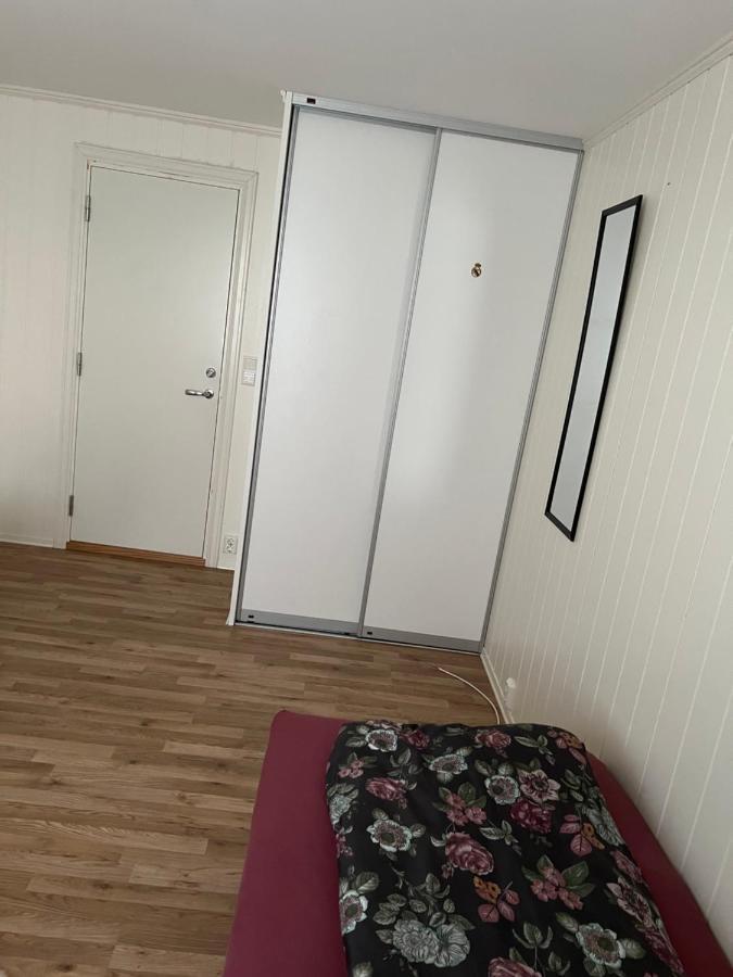 Bedroom In City Centre, No Shower Available โอเลซุนด์ ภายนอก รูปภาพ