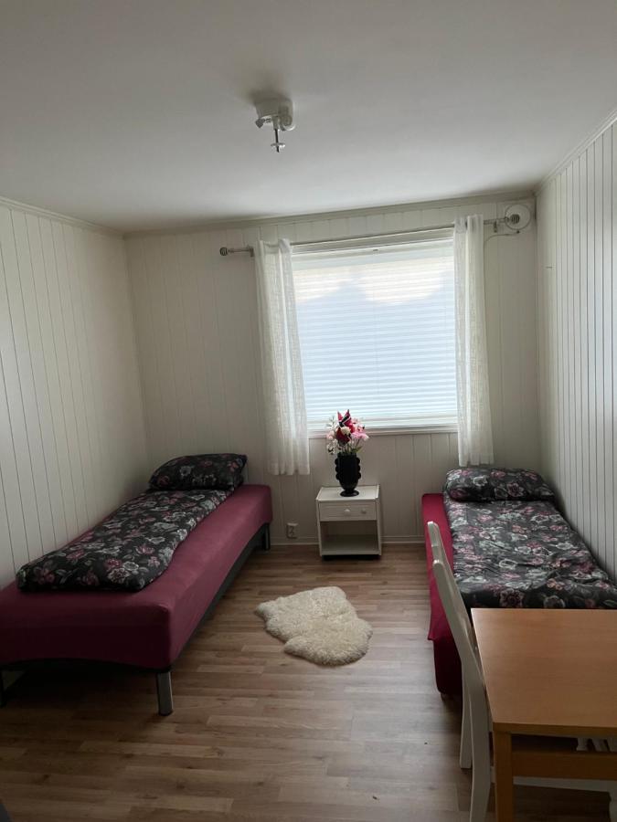 Bedroom In City Centre, No Shower Available โอเลซุนด์ ภายนอก รูปภาพ