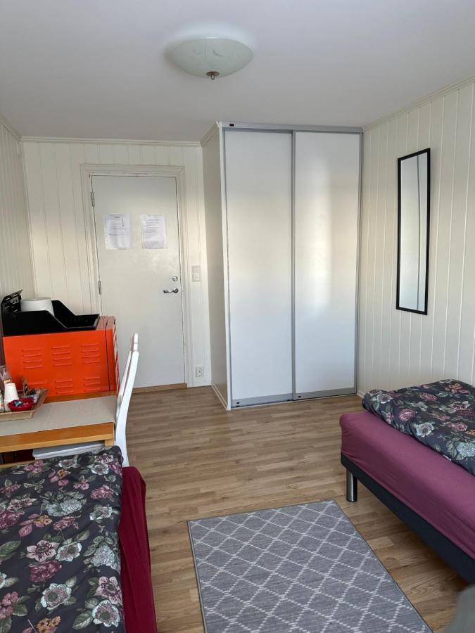 Bedroom In City Centre, No Shower Available โอเลซุนด์ ภายนอก รูปภาพ